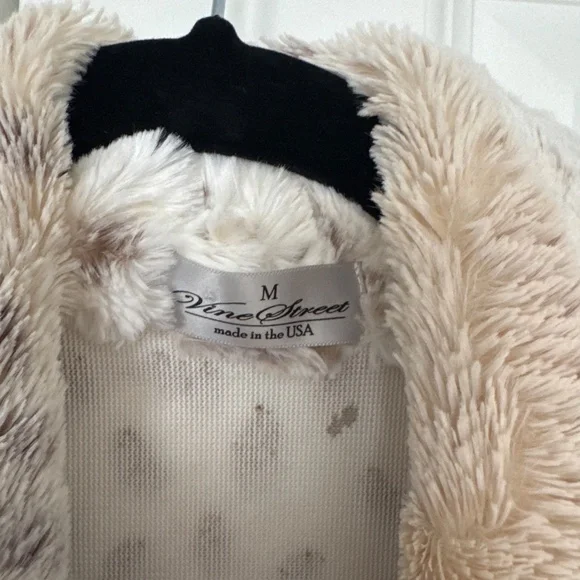 Faux fur white leopard print jacket - size M - Picture 2 of 4